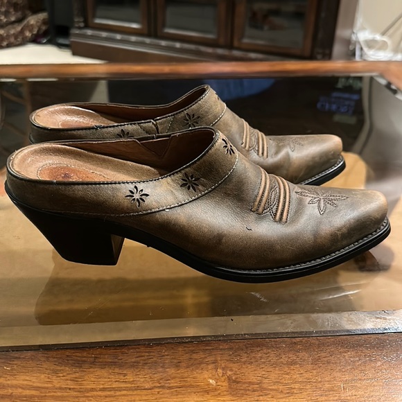 Women’s Ariat Western Mule. Size 8 - Picture 1 of 4